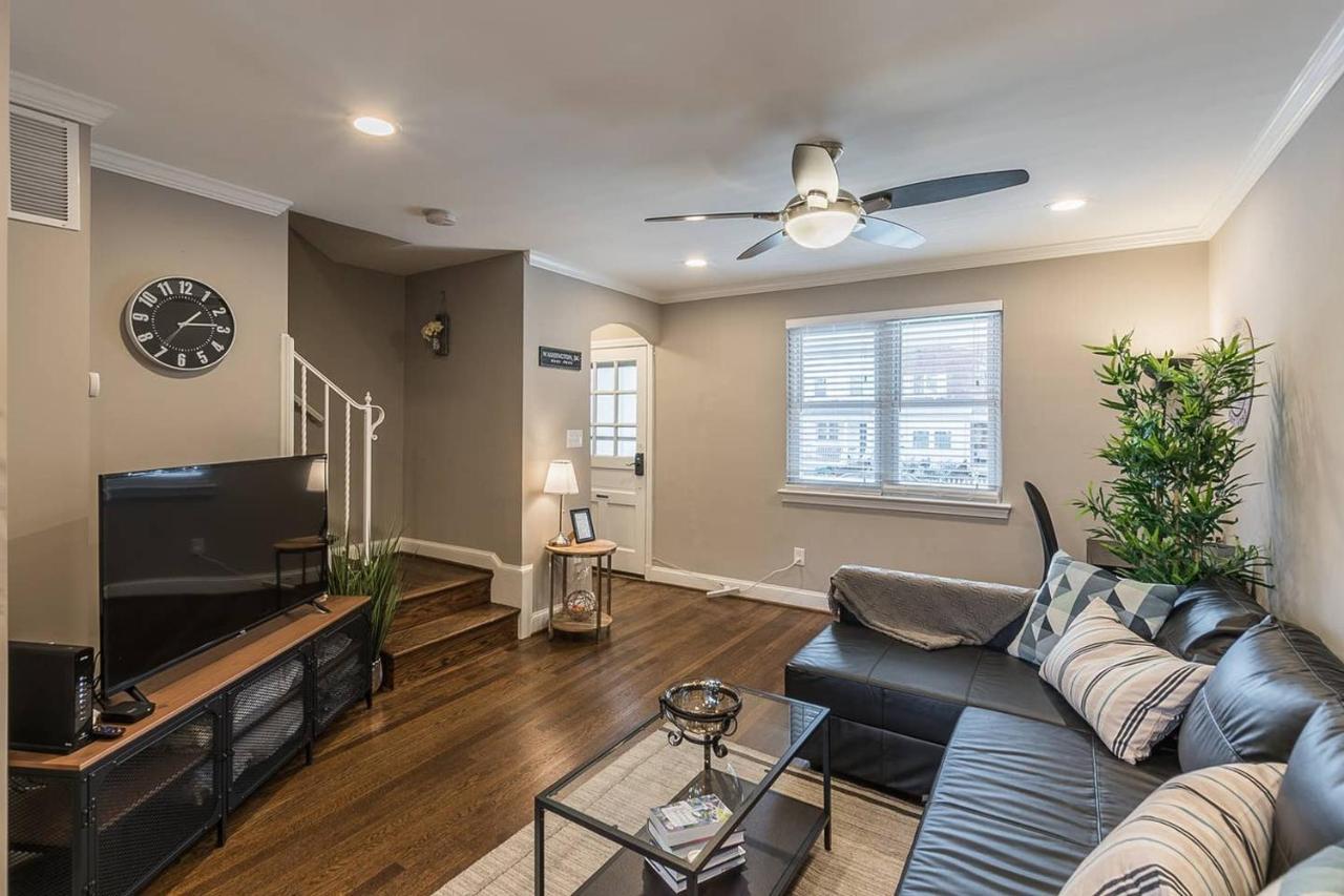 Beautiful 3Br 2Ba House With Cozy Backyard By Cozysuites Alexandria Ngoại thất bức ảnh